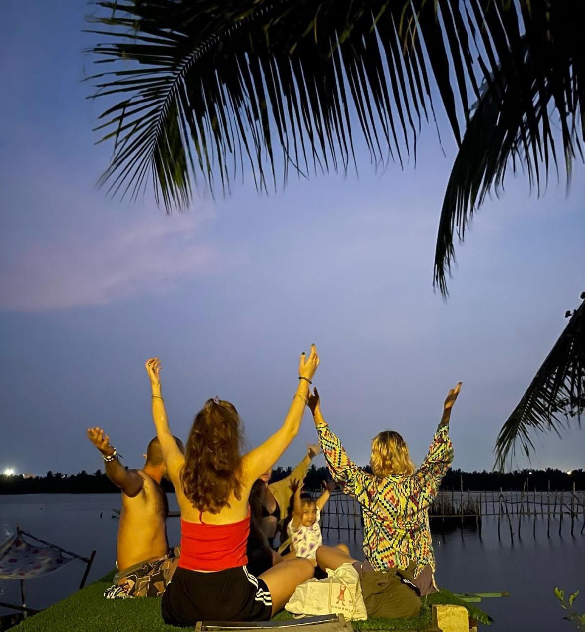 Coral Riverside Homestay & Hostel 会安 外观 照片